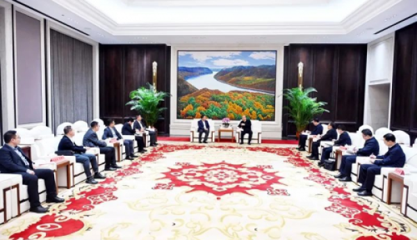 聚焦数字经济，黑龙江省委书记许勤对话中科曙光总裁历军